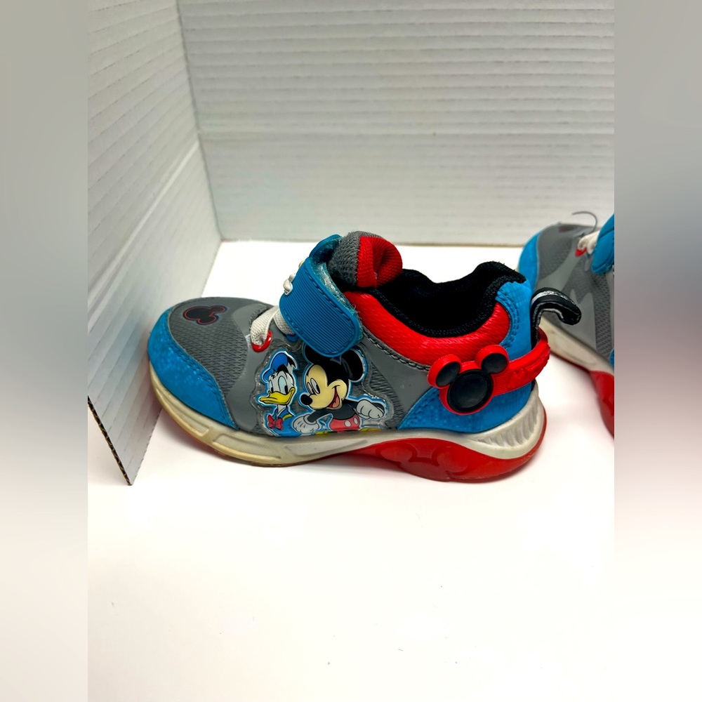 Disney Mickey Mouse Light-Up Sneakers – Size 7‎ Toddler – Fun & Comfy